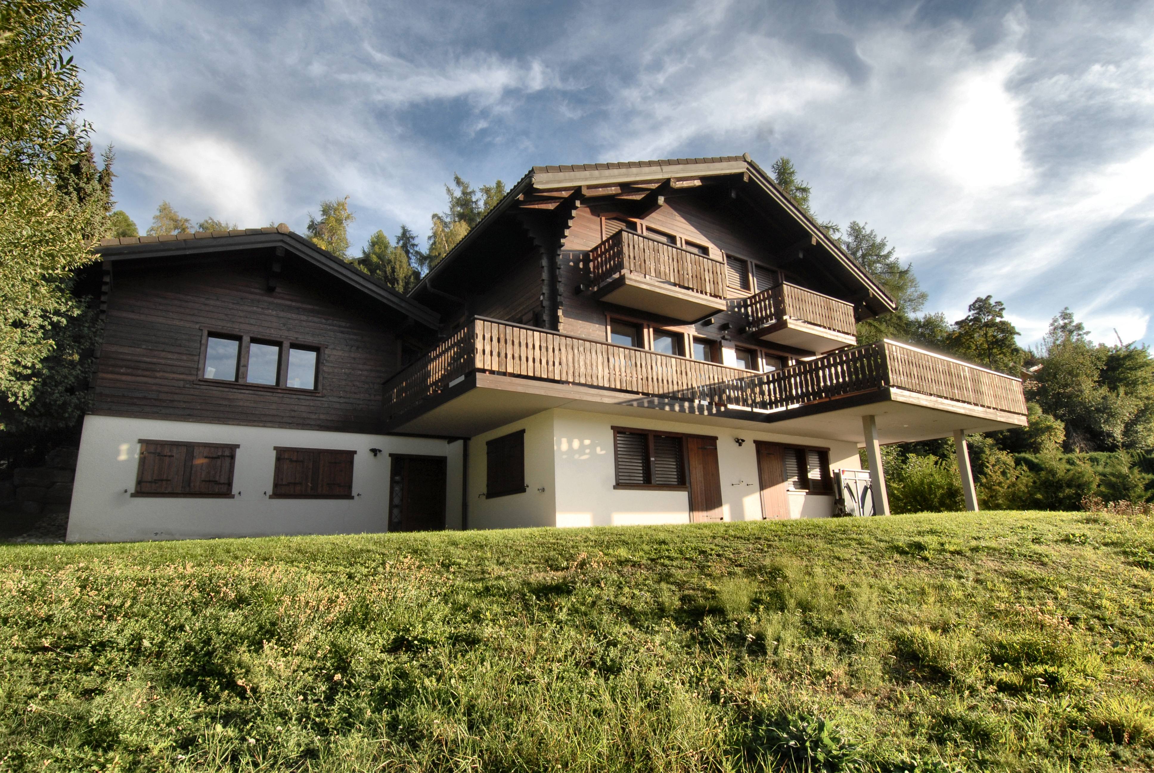 The chalet from the garden