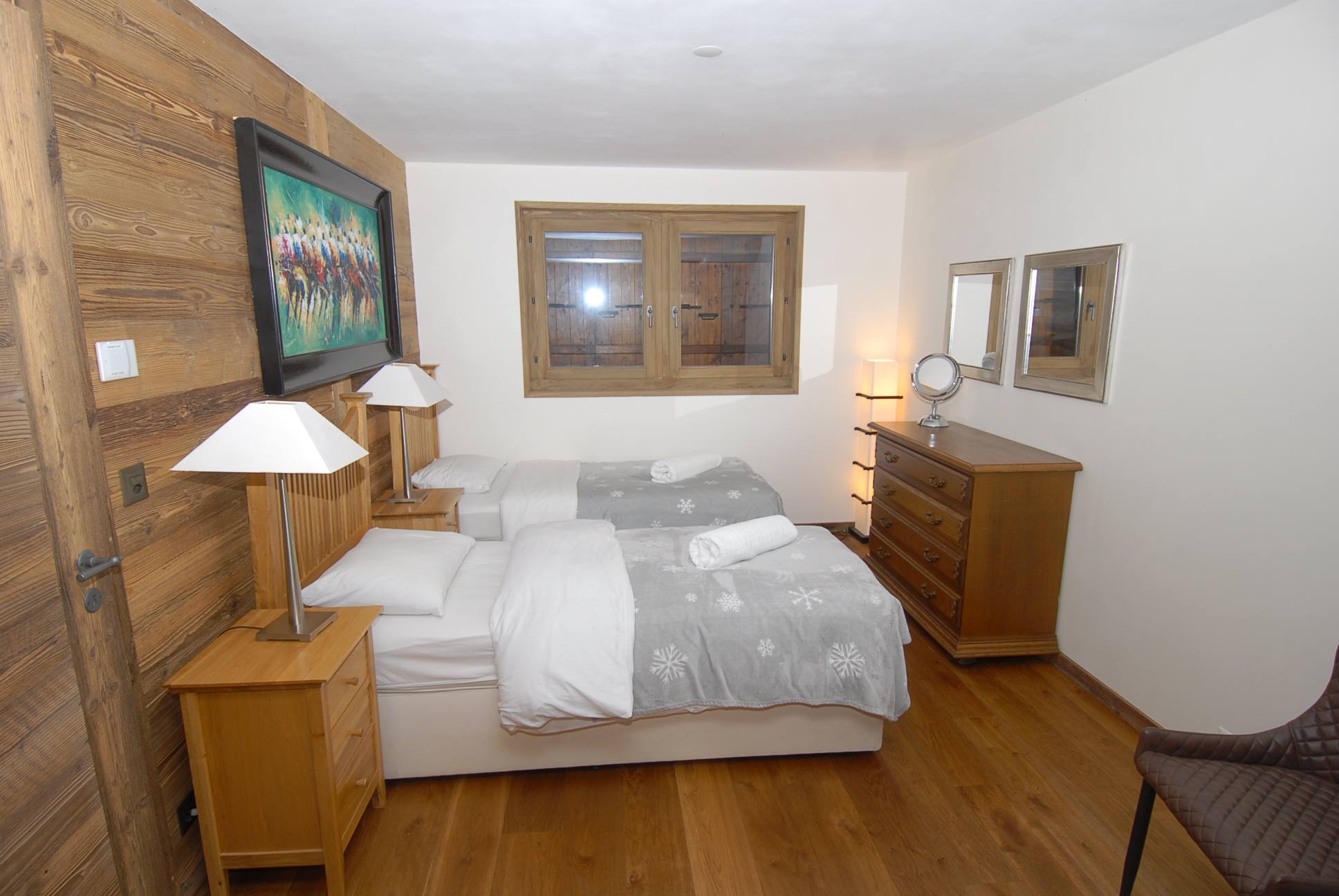 Family bedroom — the twin area